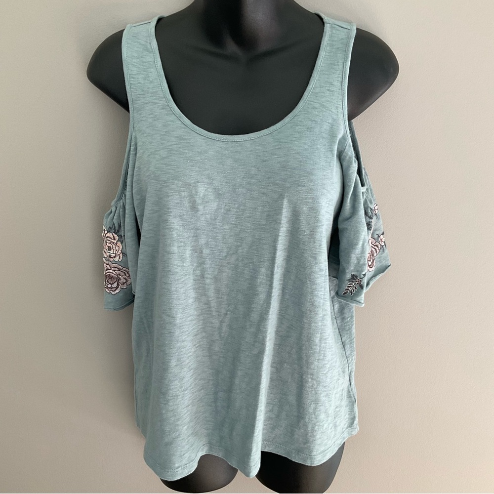 American Eagle, cold shoulder top, EUC